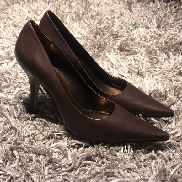 Nine West Freda pump in dark brown size 5 - Picture 1 of 5